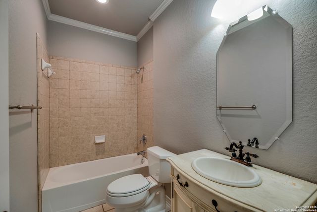 8425 Artesia, Helotes, TX 78023