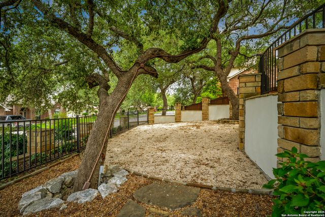 8425 Artesia, Helotes, TX 78023