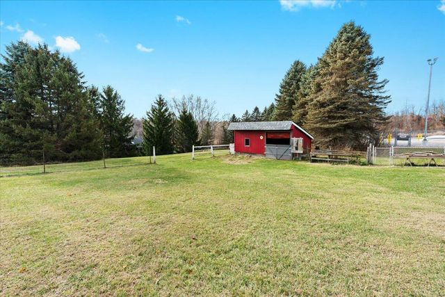 2725 Cooley Lake Road, Highland, MI 48356