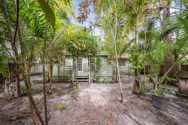 670 NE 56th St, Miami, FL 33137