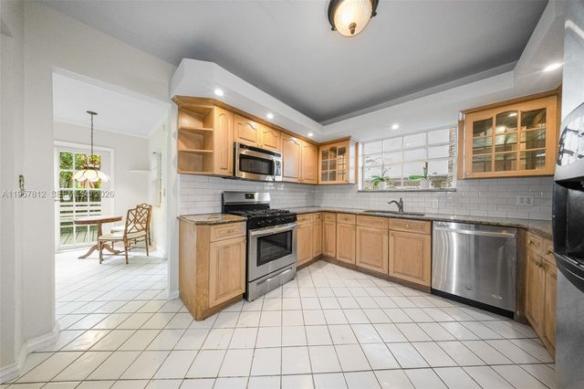 670 NE 56th St, Miami, FL 33137