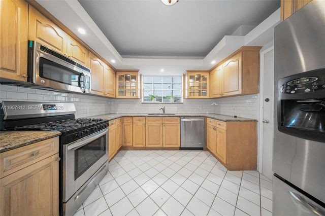 670 NE 56th St, Miami, FL 33137