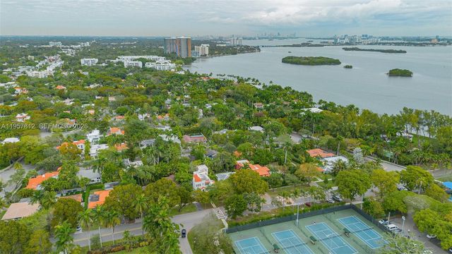 670 NE 56th St, Miami, FL 33137