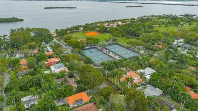 670 NE 56th St, Miami, FL 33137