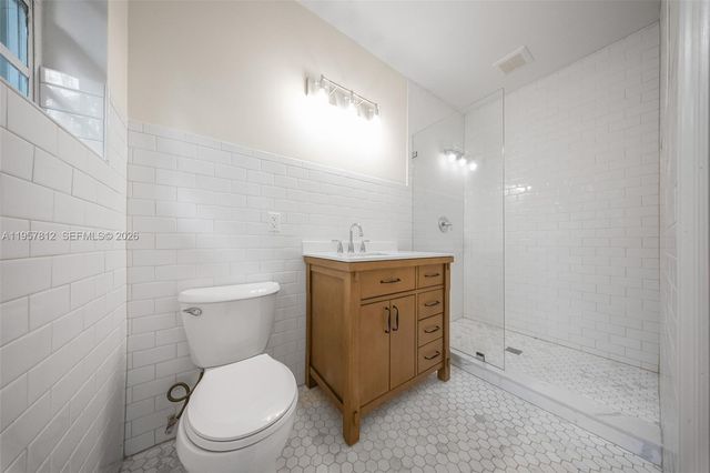 670 NE 56th St, Miami, FL 33137