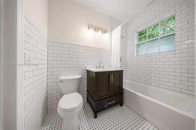 670 NE 56th St, Miami, FL 33137