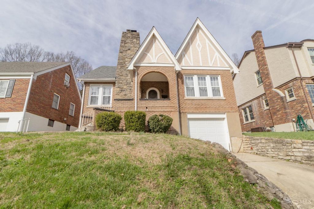 4330 Schulte Drive, Cincinnati, OH 45205