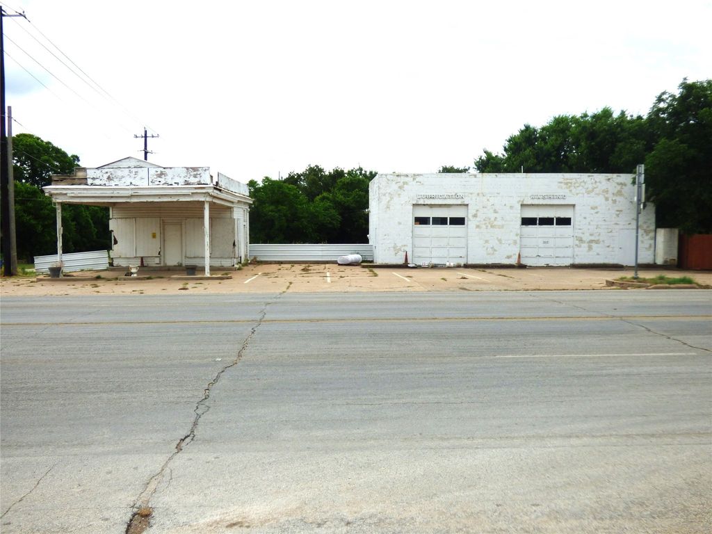 508 E 8th Street, Cisco, TX 76437