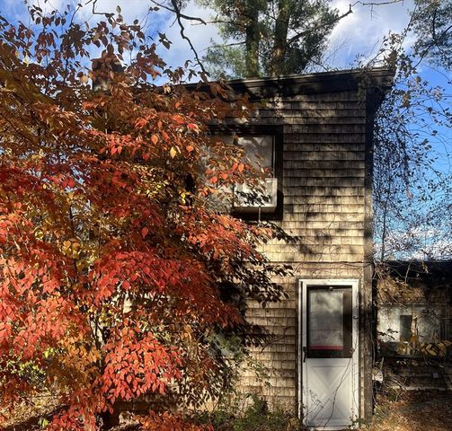 14 Wisteria Street, Lakeville, MA 02347