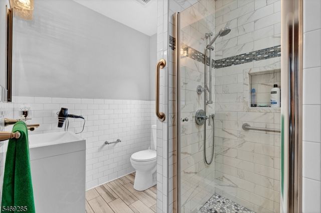376 Riverside Ave, Rutherford Boro, NJ 07070