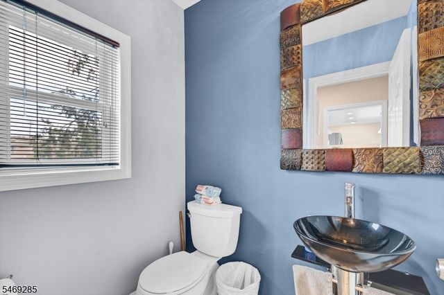 376 Riverside Ave, Rutherford Boro, NJ 07070