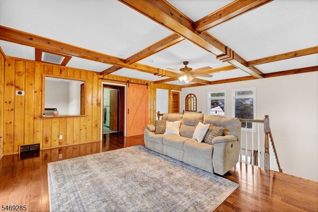 376 Riverside Ave, Rutherford Boro, NJ 07070