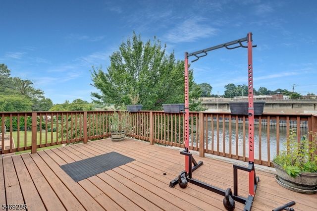 376 Riverside Ave, Rutherford Boro, NJ 07070