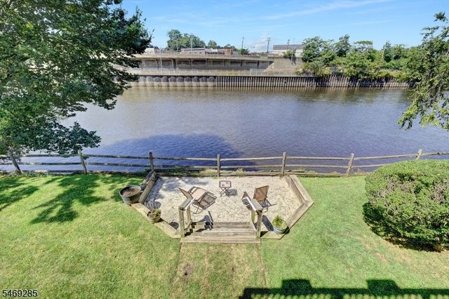 376 Riverside Ave, Rutherford Boro, NJ 07070