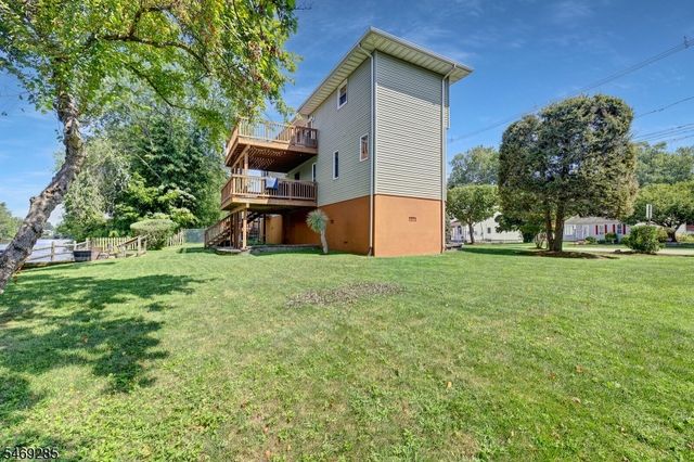376 Riverside Ave, Rutherford Boro, NJ 07070