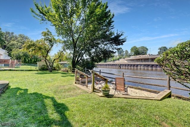 376 Riverside Ave, Rutherford Boro, NJ 07070