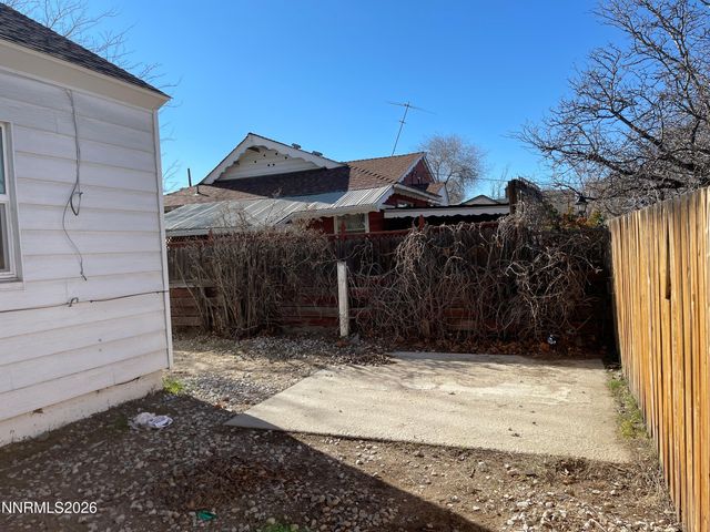 1522 F Street A and B, Sparks, NV 89431