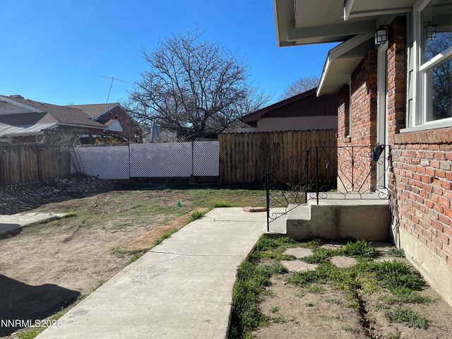 1522 F Street A and B, Sparks, NV 89431