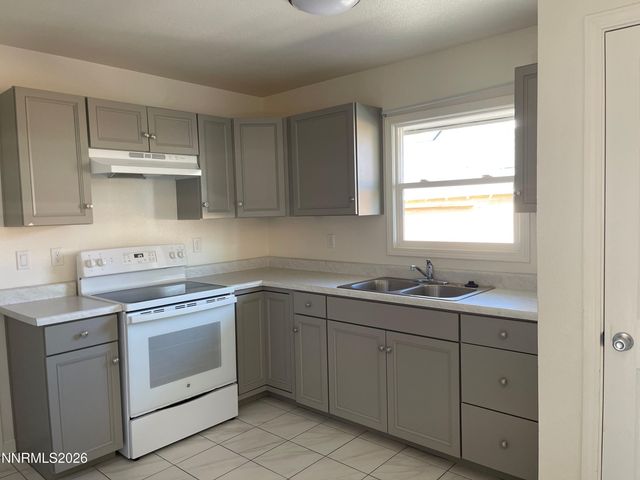 1522 F Street A and B, Sparks, NV 89431
