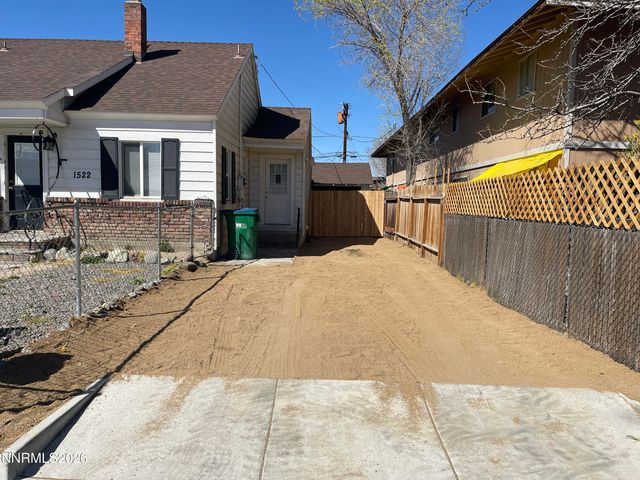 1522 F Street A and B, Sparks, NV 89431