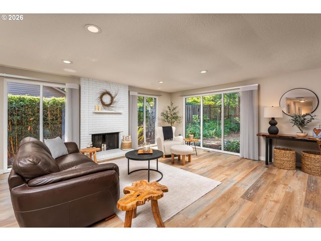 7095 Sw TIERRA DEL MAR Dr, Beaverton, OR 97007