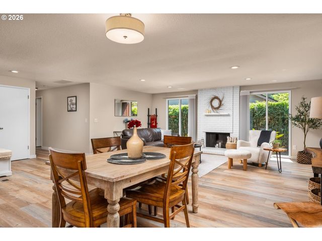 7095 Sw TIERRA DEL MAR Dr, Beaverton, OR 97007
