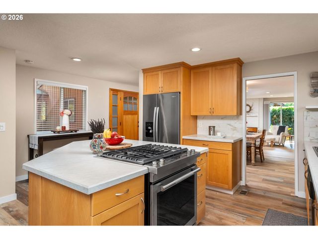 7095 Sw TIERRA DEL MAR Dr, Beaverton, OR 97007