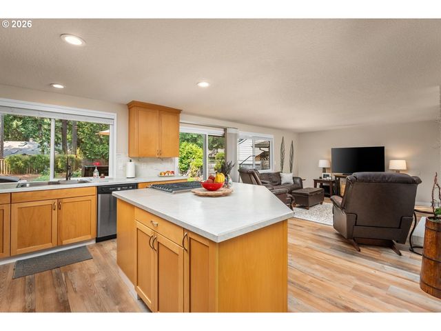 7095 Sw TIERRA DEL MAR Dr, Beaverton, OR 97007