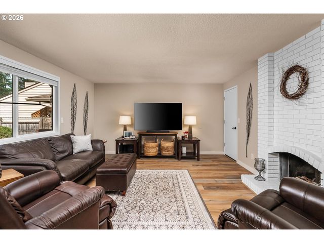 7095 Sw TIERRA DEL MAR Dr, Beaverton, OR 97007
