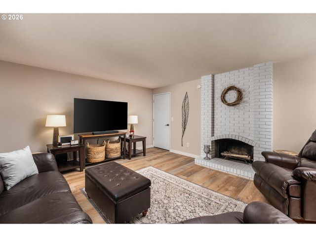 7095 Sw TIERRA DEL MAR Dr, Beaverton, OR 97007
