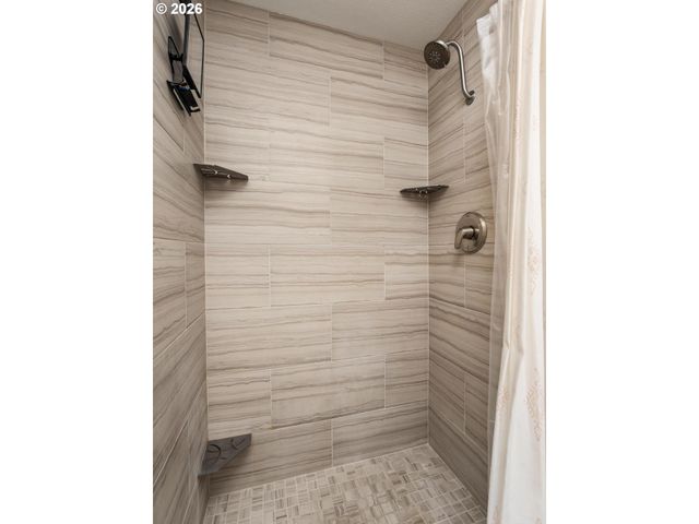 7095 Sw TIERRA DEL MAR Dr, Beaverton, OR 97007