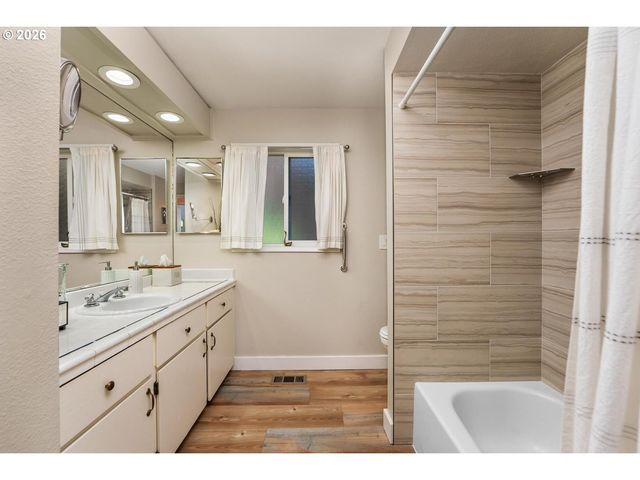 7095 Sw TIERRA DEL MAR Dr, Beaverton, OR 97007