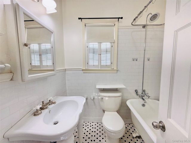 2879 Harrington Avenue, Bronx, NY 10461