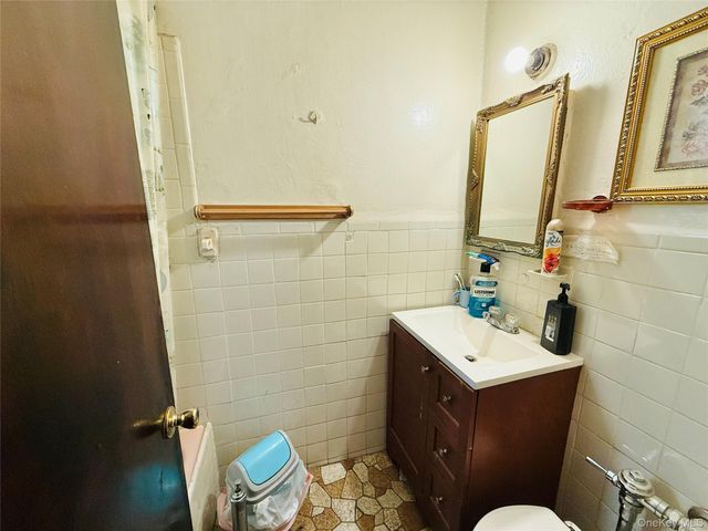 2879 Harrington Avenue, Bronx, NY 10461