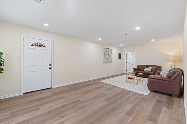 101 Myers Avenue, Cleburne, TX 76033