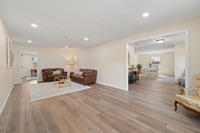 101 Myers Avenue, Cleburne, TX 76033