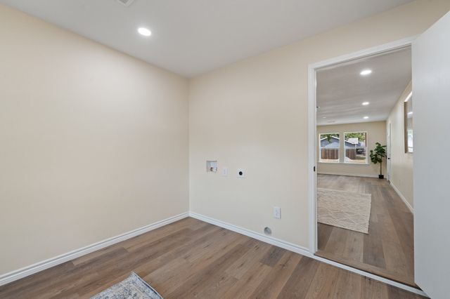 101 Myers Avenue, Cleburne, TX 76033