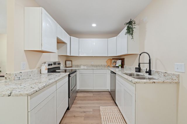101 Myers Avenue, Cleburne, TX 76033