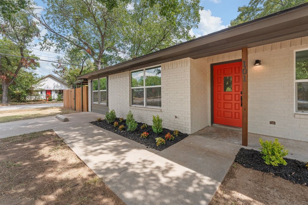 101 Myers Avenue, Cleburne, TX 76033 — photo 2