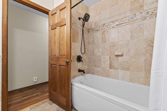 2897 Torchwood Drive, New Brighton, MN 55112