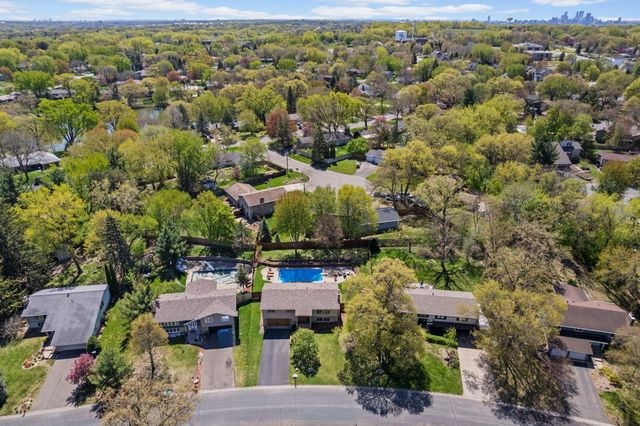 2897 Torchwood Drive, New Brighton, MN 55112