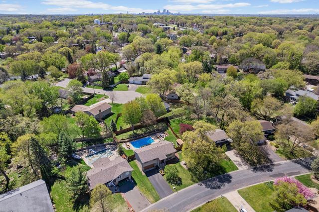 2897 Torchwood Drive, New Brighton, MN 55112