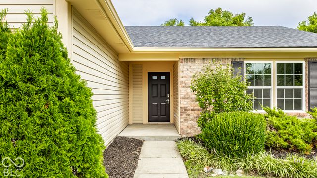 18061 Sanibel Circle, Westfield, IN 46062