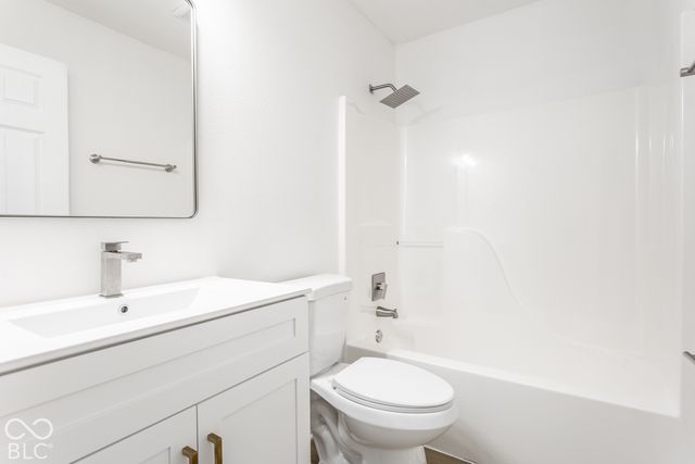 18061 Sanibel Circle, Westfield, IN 46062
