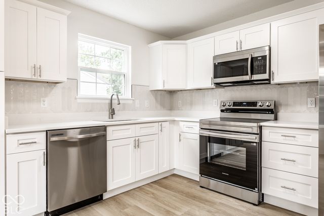 18061 Sanibel Circle, Westfield, IN 46062