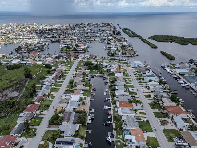 3931 HEADSAIL DRIVE, New Port Richey, FL 34652