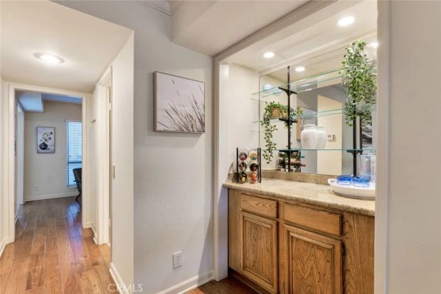 1008 W Riverside Drive 34, Burbank, CA 91506