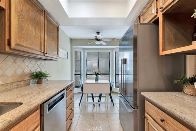 1008 W Riverside Drive 34, Burbank, CA 91506