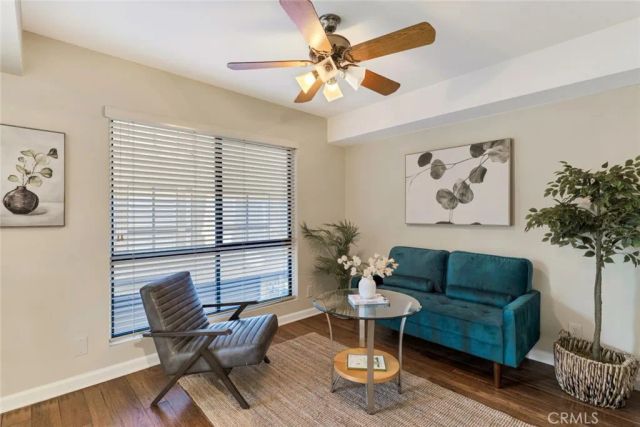 1008 W Riverside Drive 34, Burbank, CA 91506