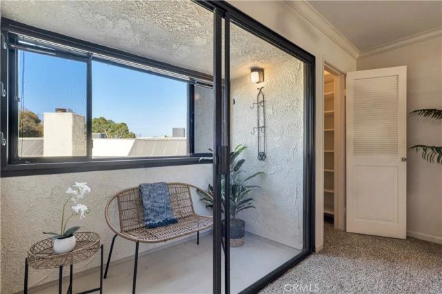 1008 W Riverside Drive 34, Burbank, CA 91506